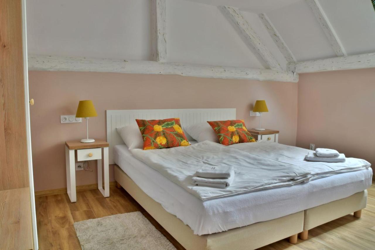 Gosciniec Nowa Wioska Bed & Breakfast วาลบ์จิก ภายนอก รูปภาพ
