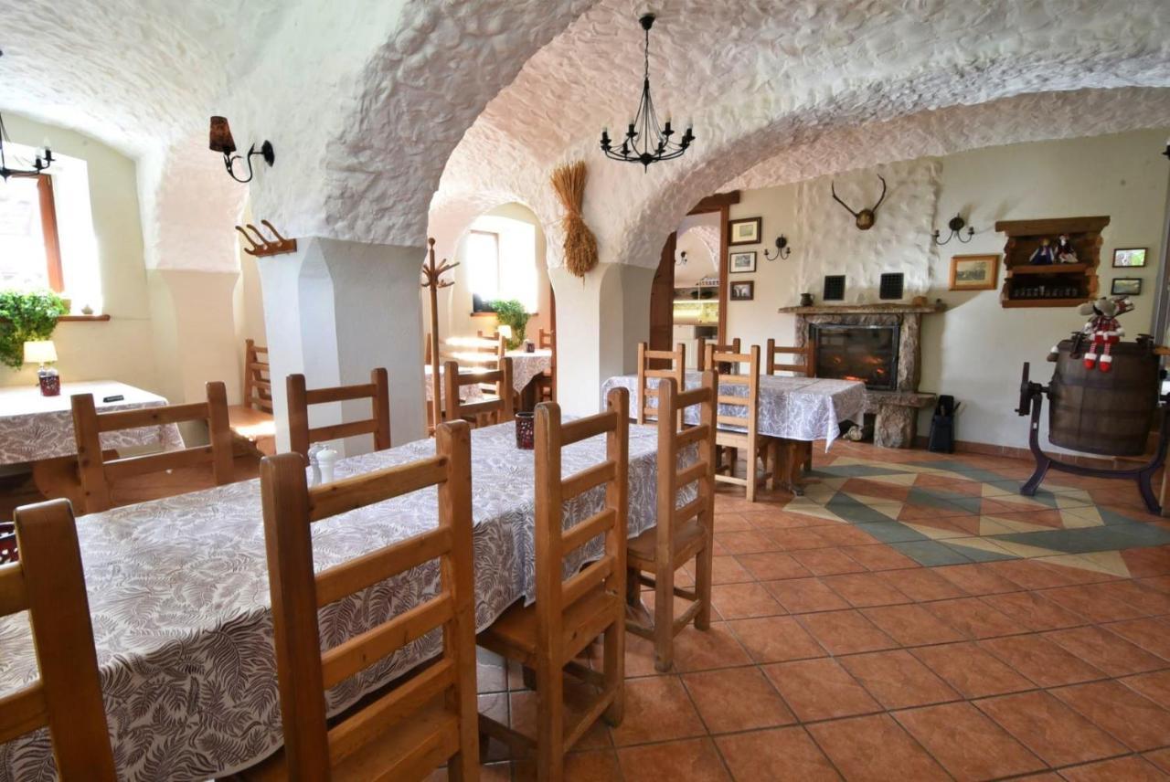 Gosciniec Nowa Wioska Bed & Breakfast วาลบ์จิก ภายนอก รูปภาพ