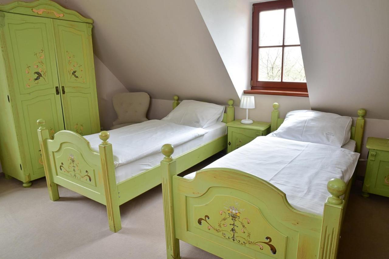 Gosciniec Nowa Wioska Bed & Breakfast วาลบ์จิก ภายนอก รูปภาพ