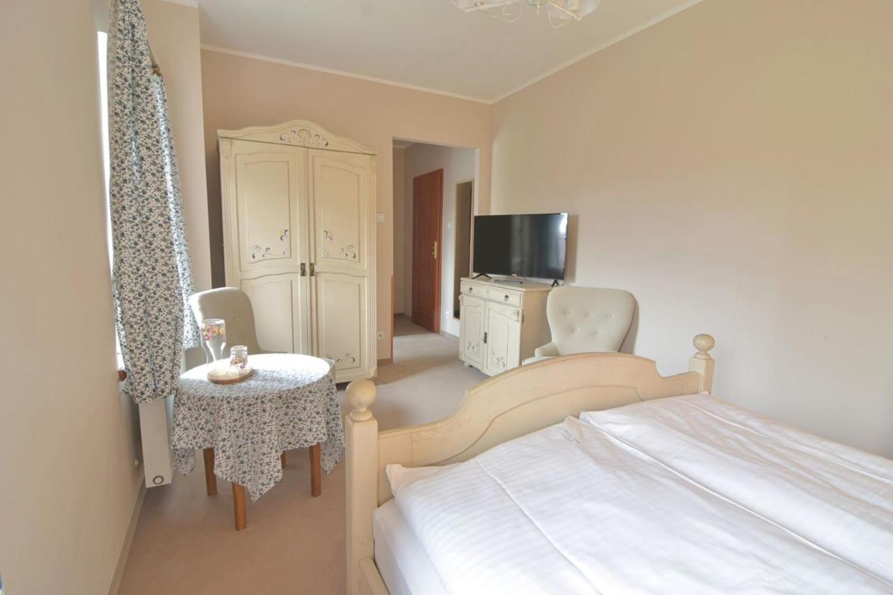 Gosciniec Nowa Wioska Bed & Breakfast วาลบ์จิก ภายนอก รูปภาพ