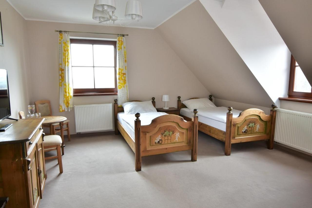 Gosciniec Nowa Wioska Bed & Breakfast วาลบ์จิก ภายนอก รูปภาพ
