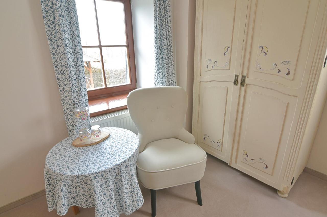 Gosciniec Nowa Wioska Bed & Breakfast วาลบ์จิก ภายนอก รูปภาพ