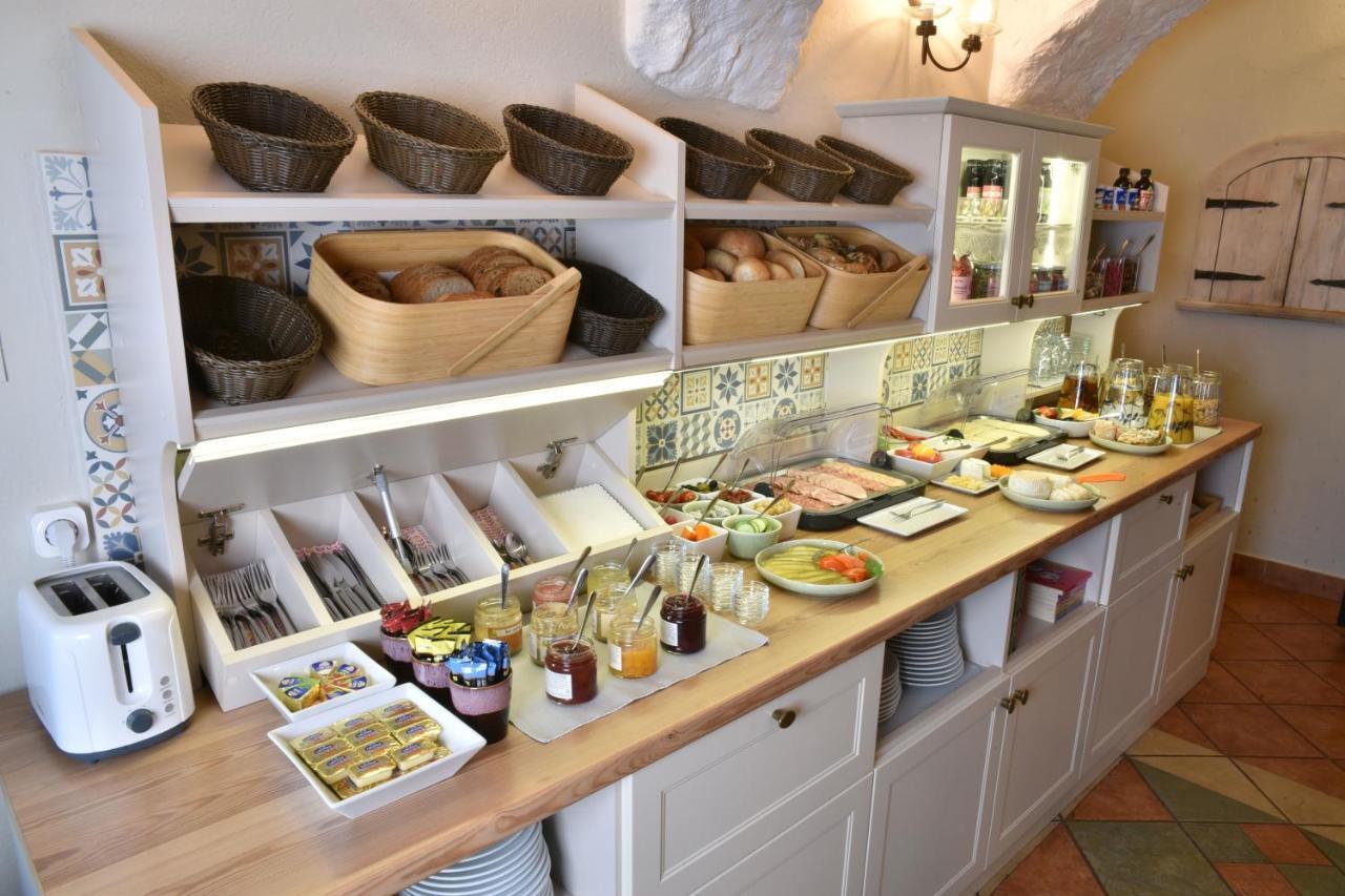 Gosciniec Nowa Wioska Bed & Breakfast วาลบ์จิก ภายนอก รูปภาพ
