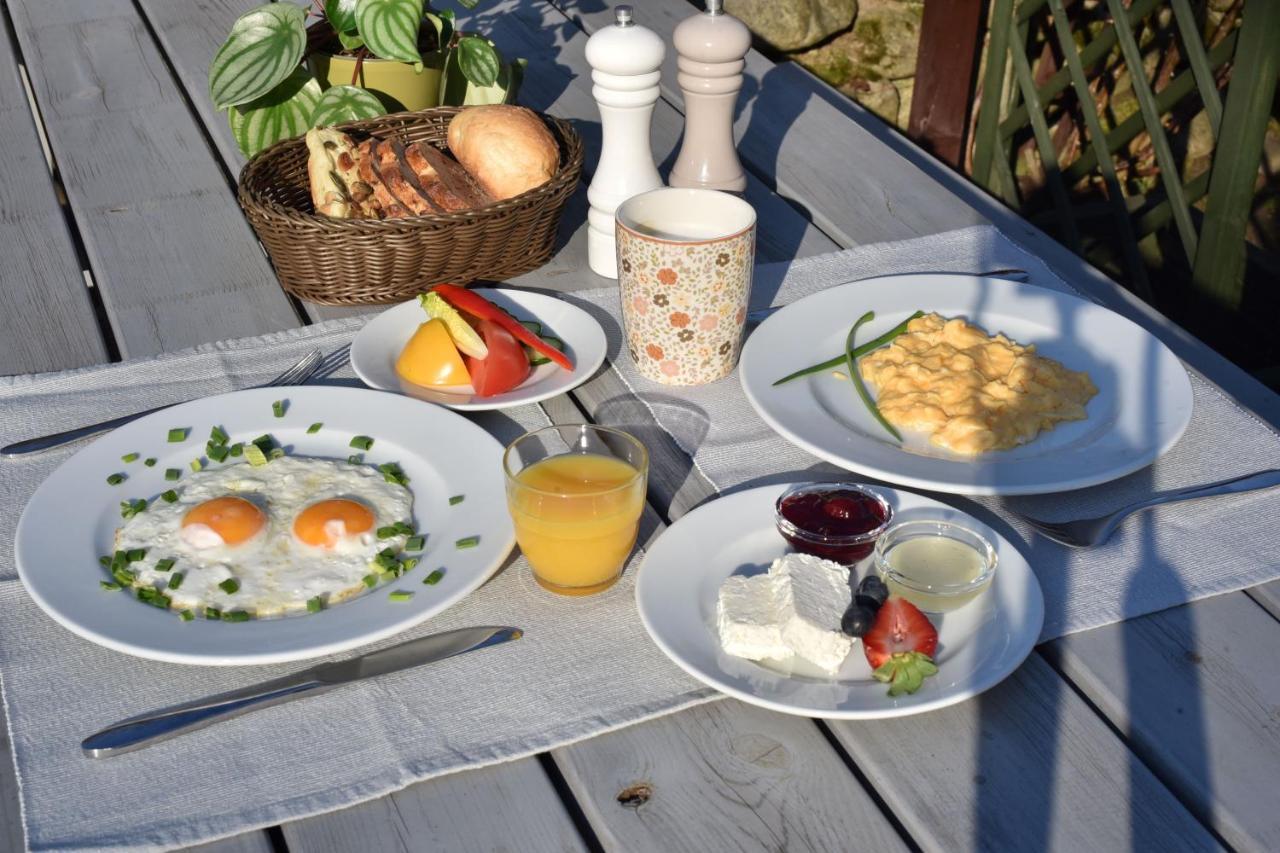 Gosciniec Nowa Wioska Bed & Breakfast วาลบ์จิก ภายนอก รูปภาพ