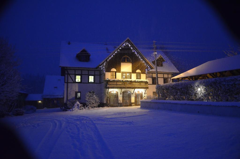 Gosciniec Nowa Wioska Bed & Breakfast วาลบ์จิก ภายนอก รูปภาพ